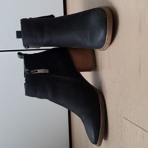 Blondo Black Heeled Boots Black Size 6